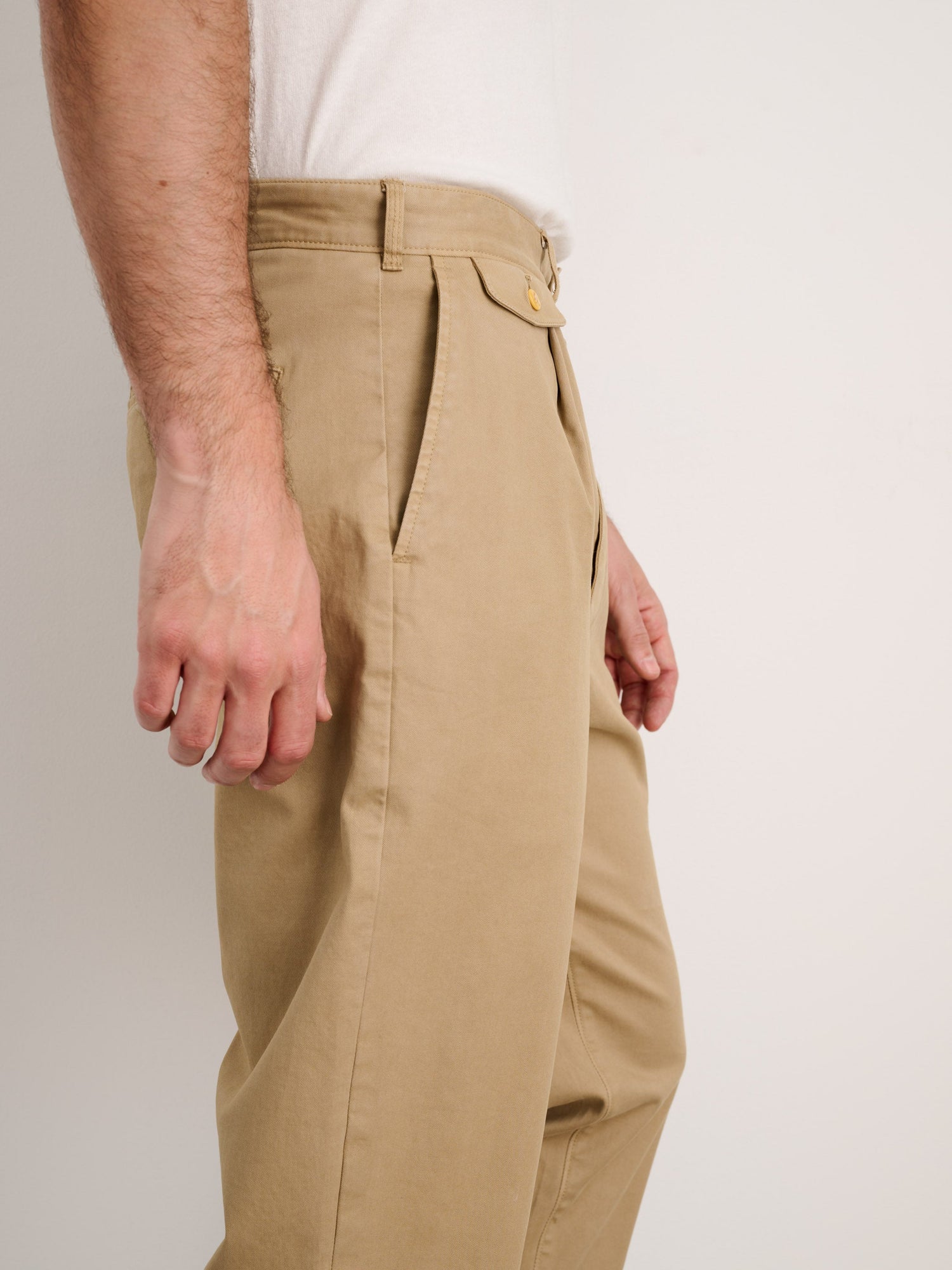 Men | The Standard Pleated Pant | Chino Vintage Khaki
