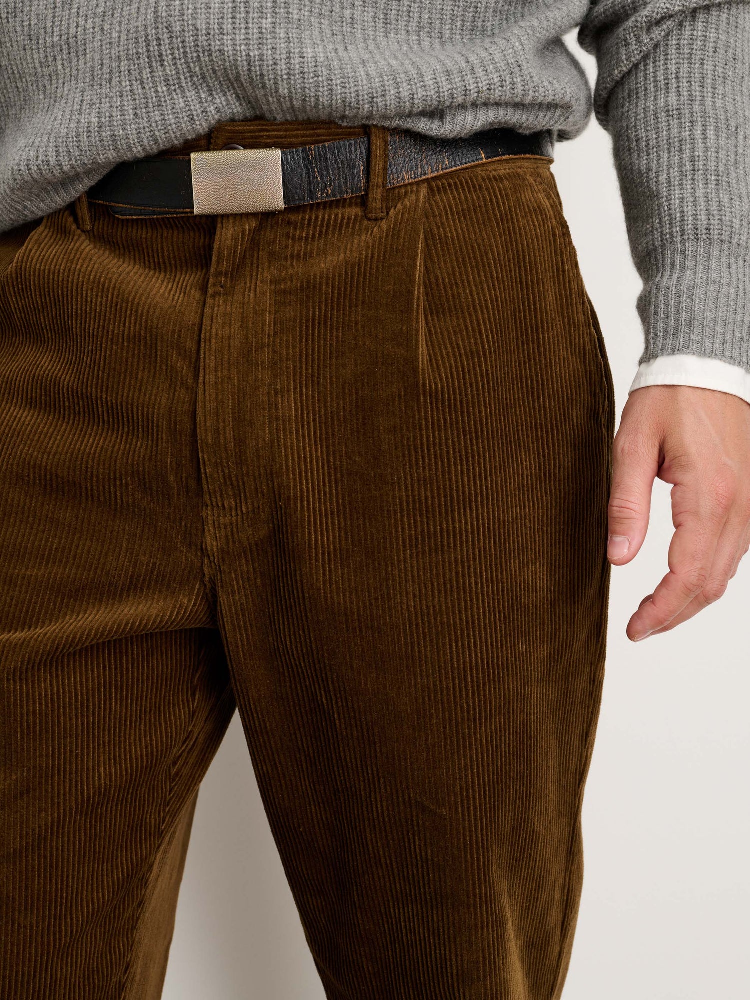 Men | Standard Pleated Pant | Corduroy (Long Inseam) Saddle