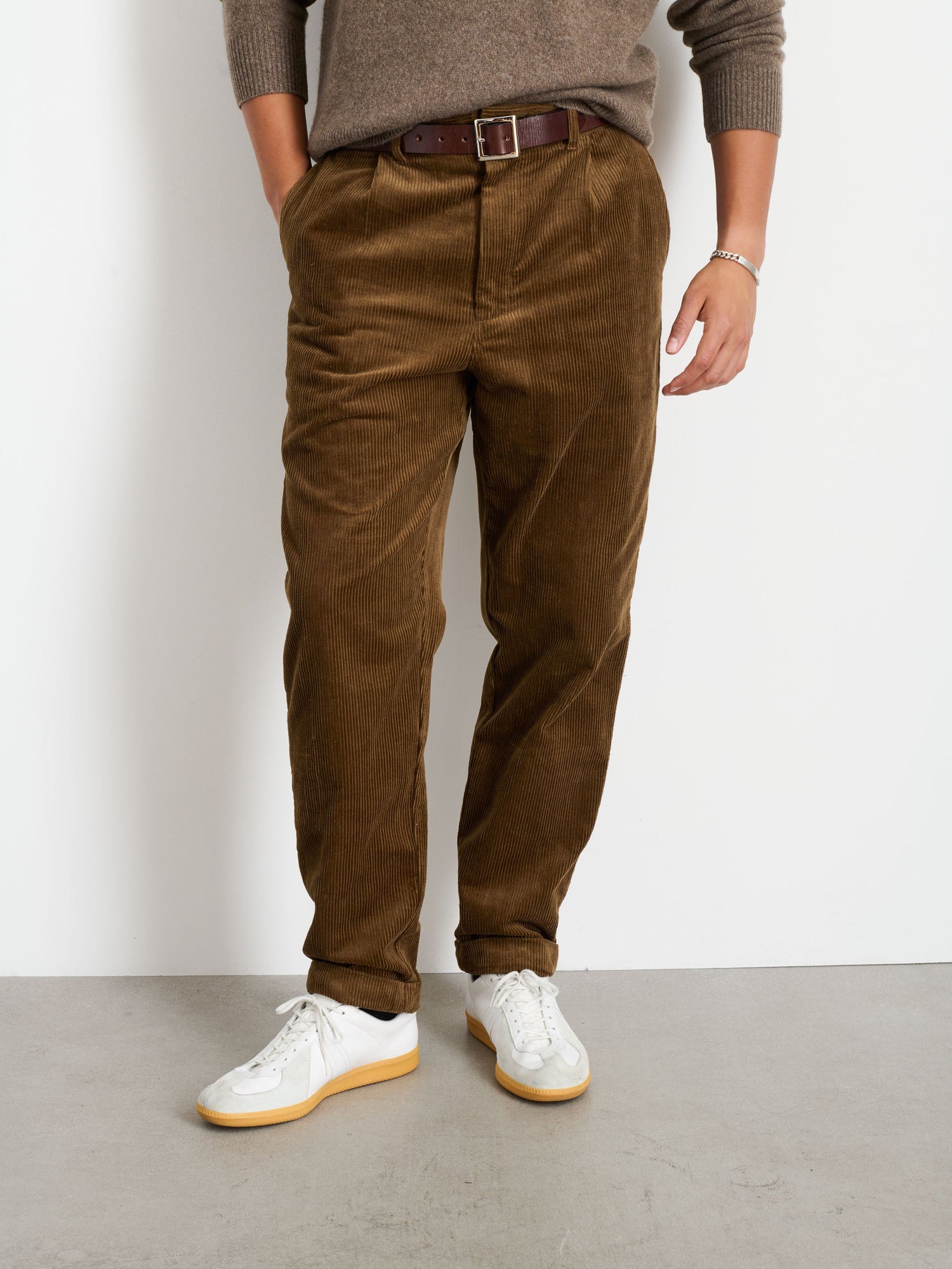 Men | Standard Pleated Pant | Corduroy (Long Inseam) Saddle