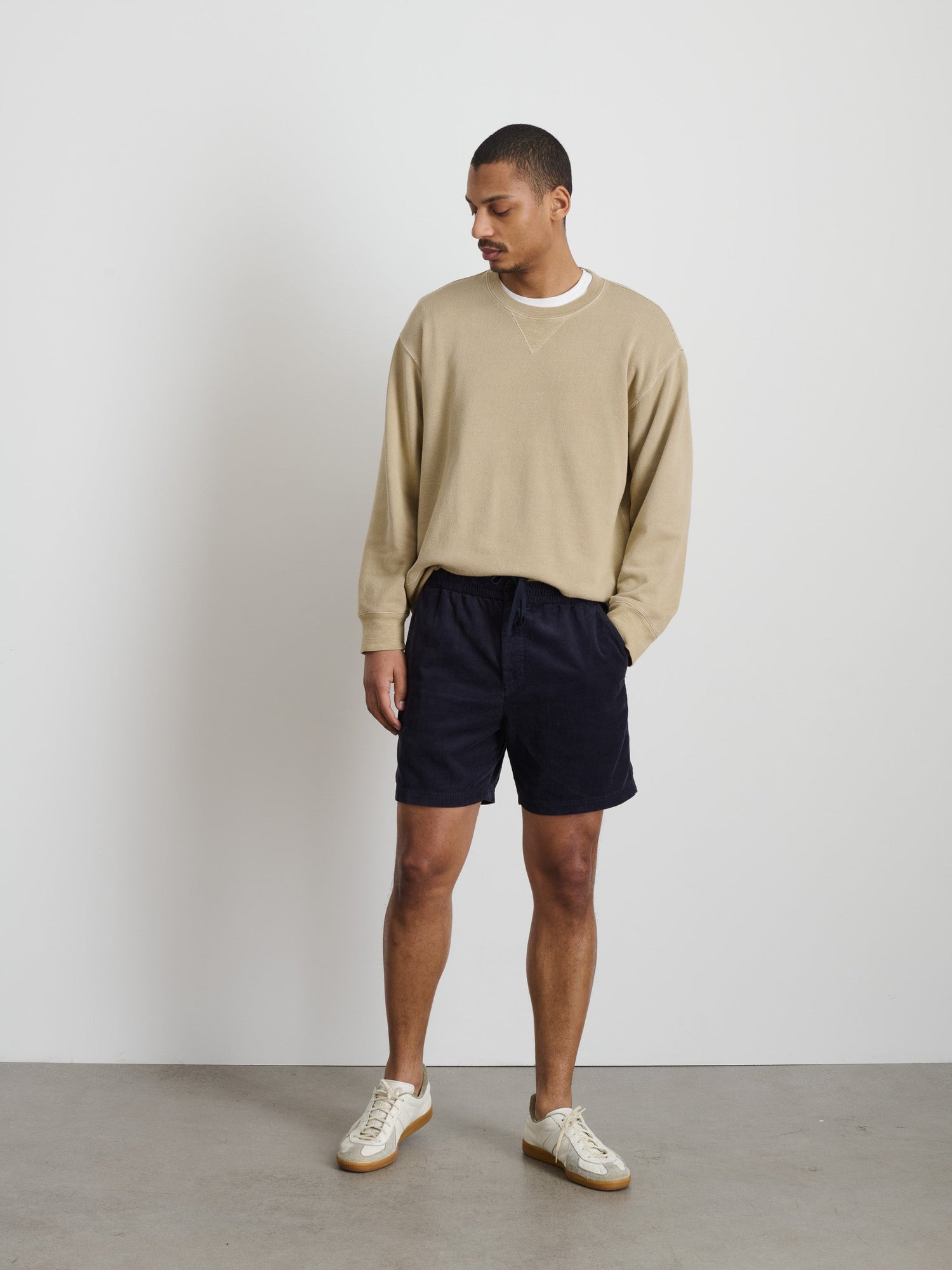 Men | Pull on Short | Fine Wale Corduroy Dark Navy