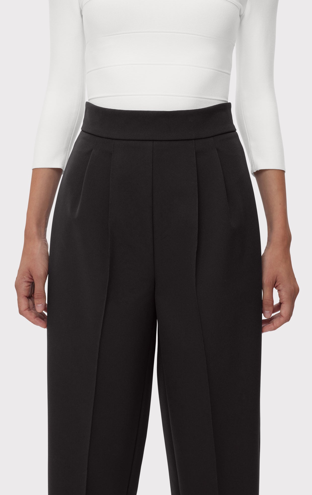 High Waist Pleated Tapered Pants | Black