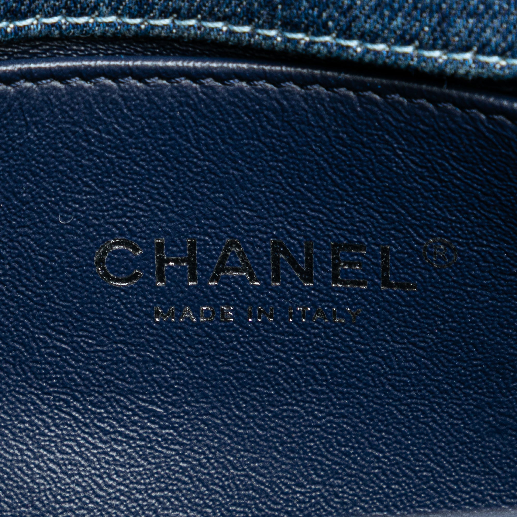 Chanel | Pre-Owned Medium Denim and Tweed Boy Bag | Blue