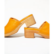 Martino Low Heel Wooden Clog | Yolk