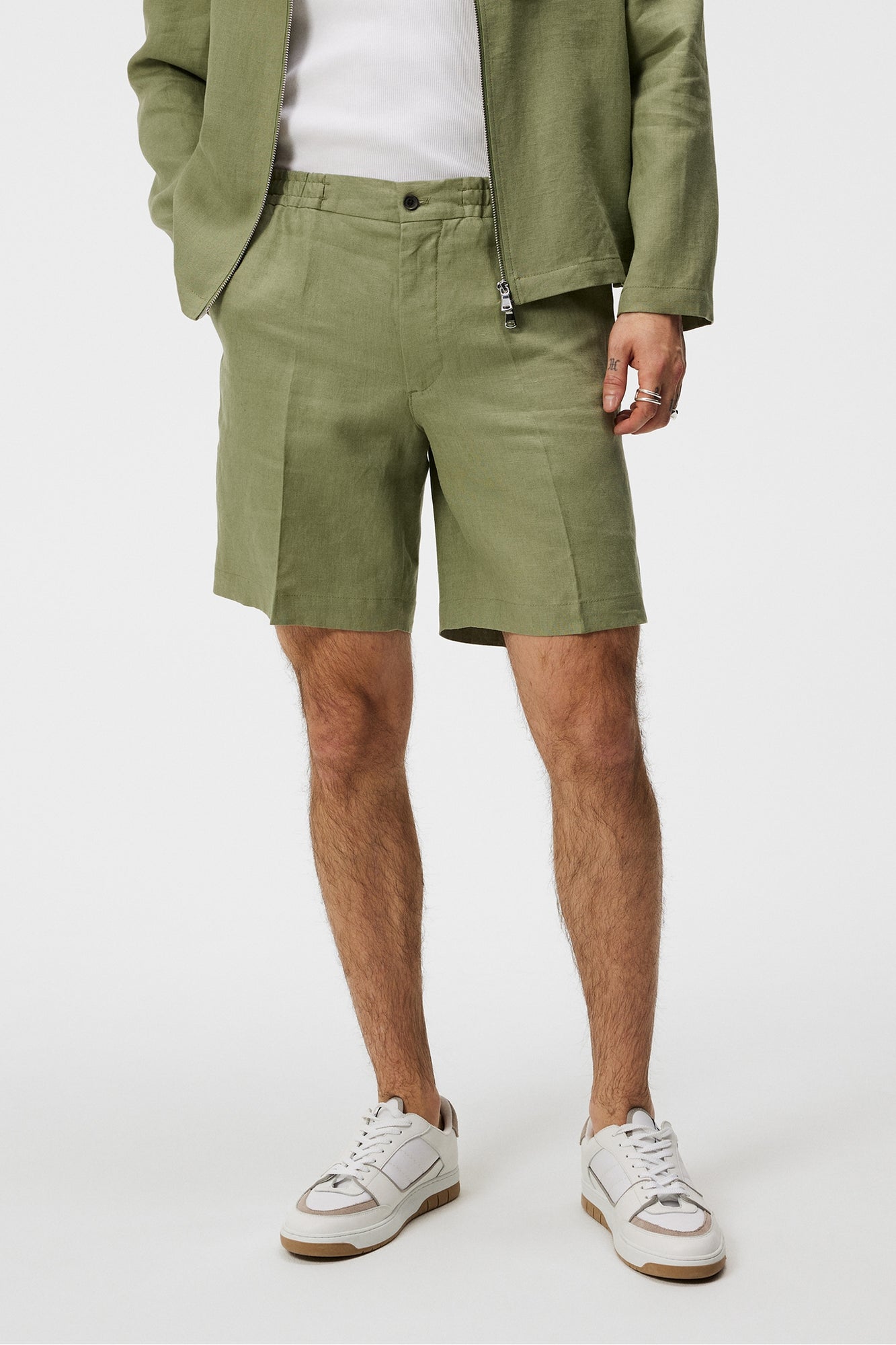 Men | Baron Linen Shorts | Oil Green