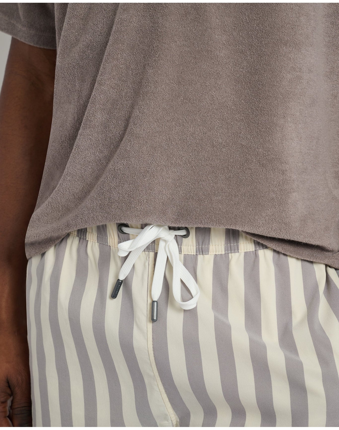 Men | Charles 4" Swim Trunk | Cinder Cream