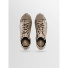 Men | Court in Brown Sugar Distressed