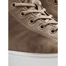 Men | Court in Brown Sugar Distressed