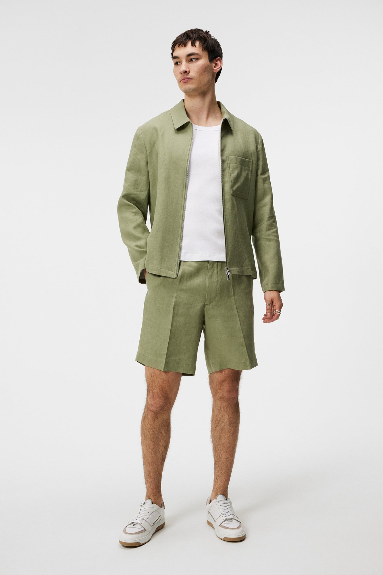 Men | Julius Linen Overshirt | Oil Green