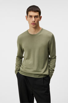 Men | Lyle Light Merino Sweater | Oil Green