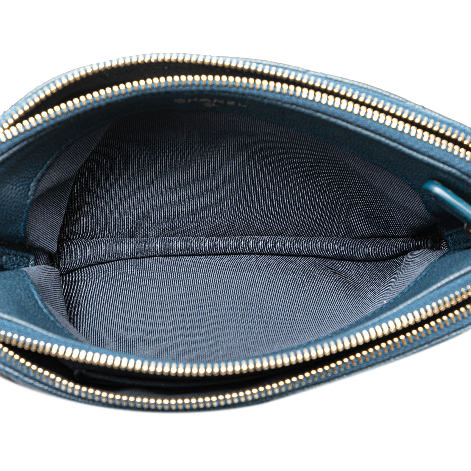 Chanel | Pre-Owned Quilted Caviar Clutch with Chain | Blue/Navy