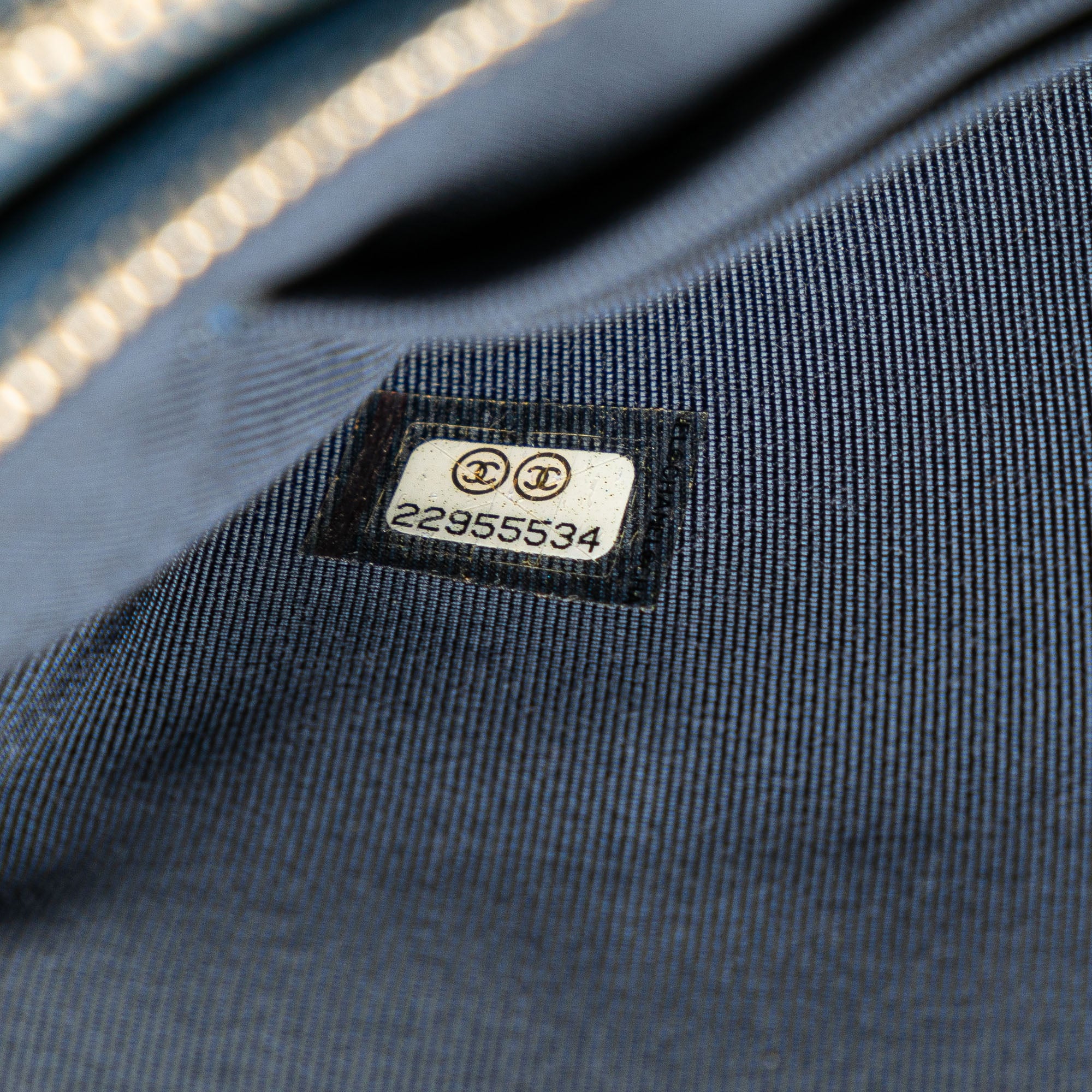 Chanel | Pre-Owned Quilted Caviar Clutch with Chain | Blue/Navy