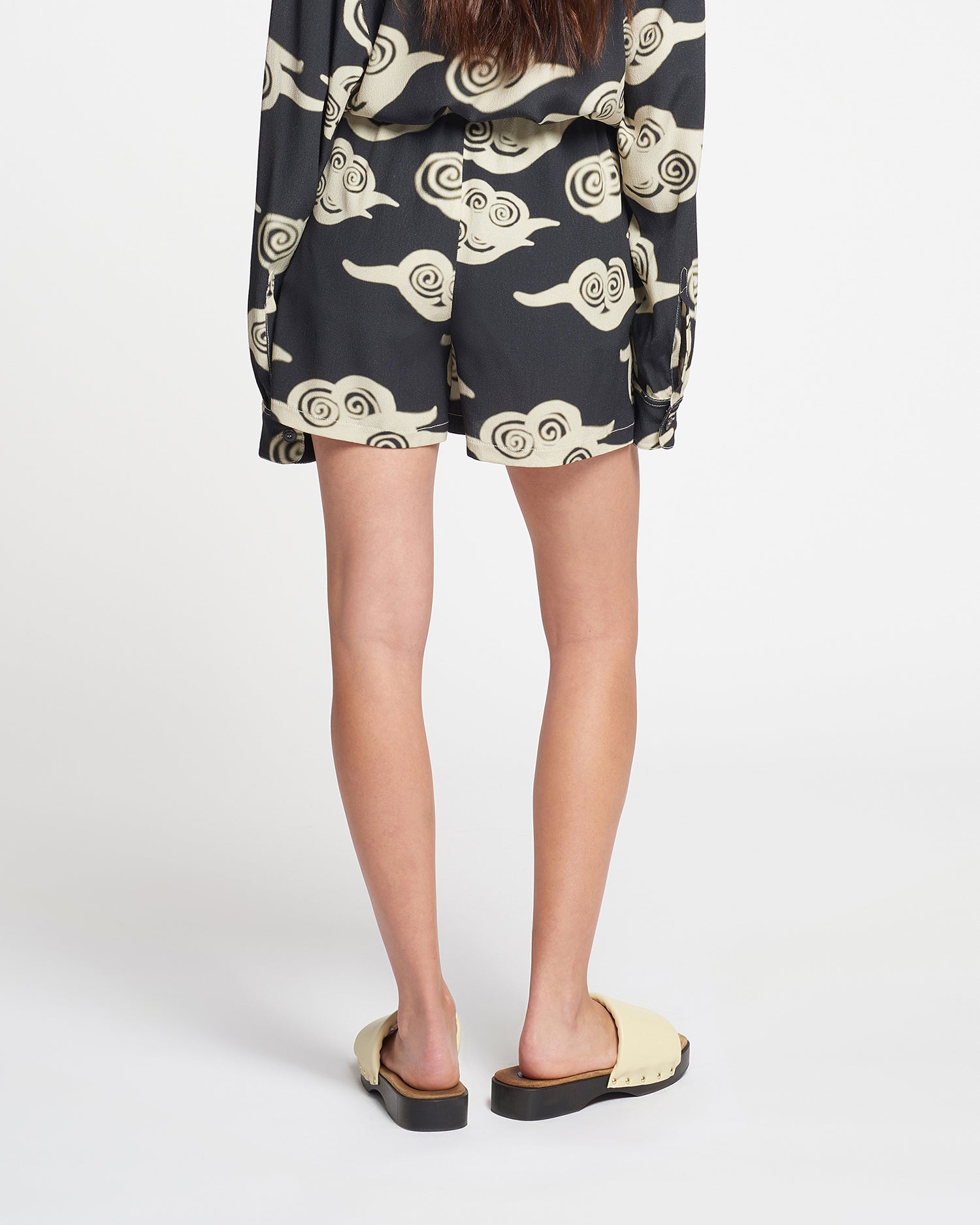 Masami Printed Crepe Shorts | Cloud Black/Creme