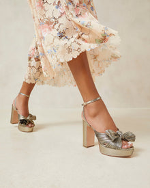 Color: Dark Gold