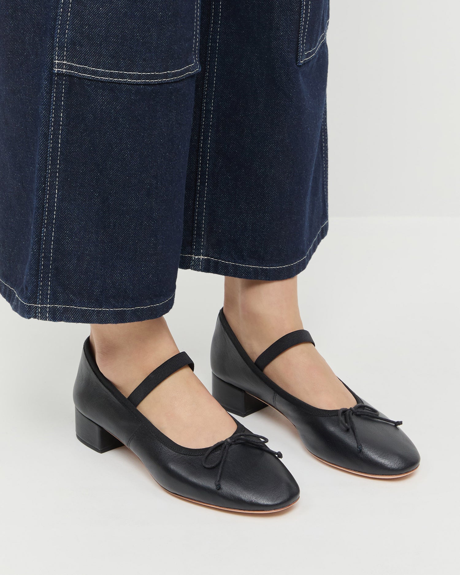 Color: Black