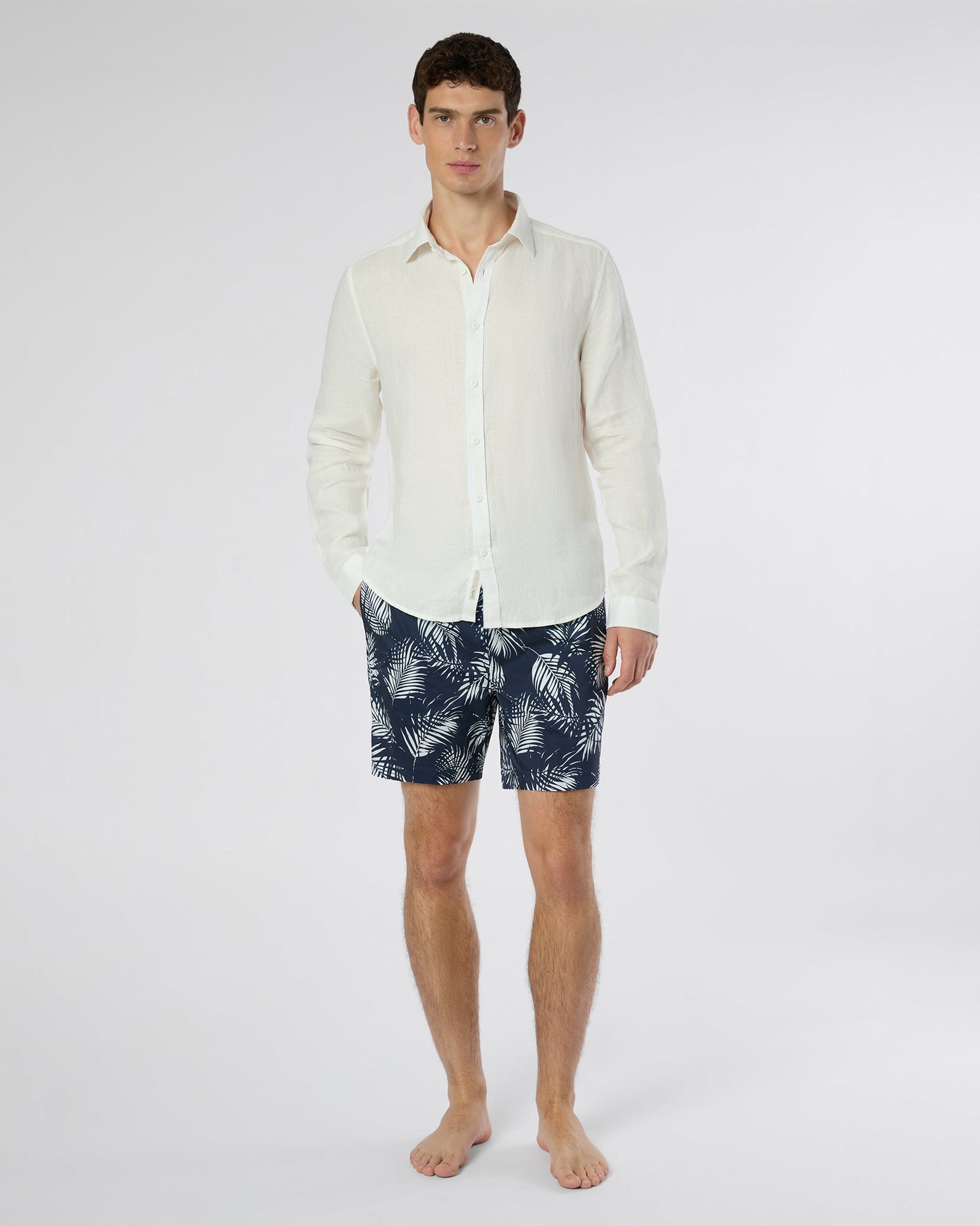 Mens | Charles 7" Swim Trunk | Deep Navy/White