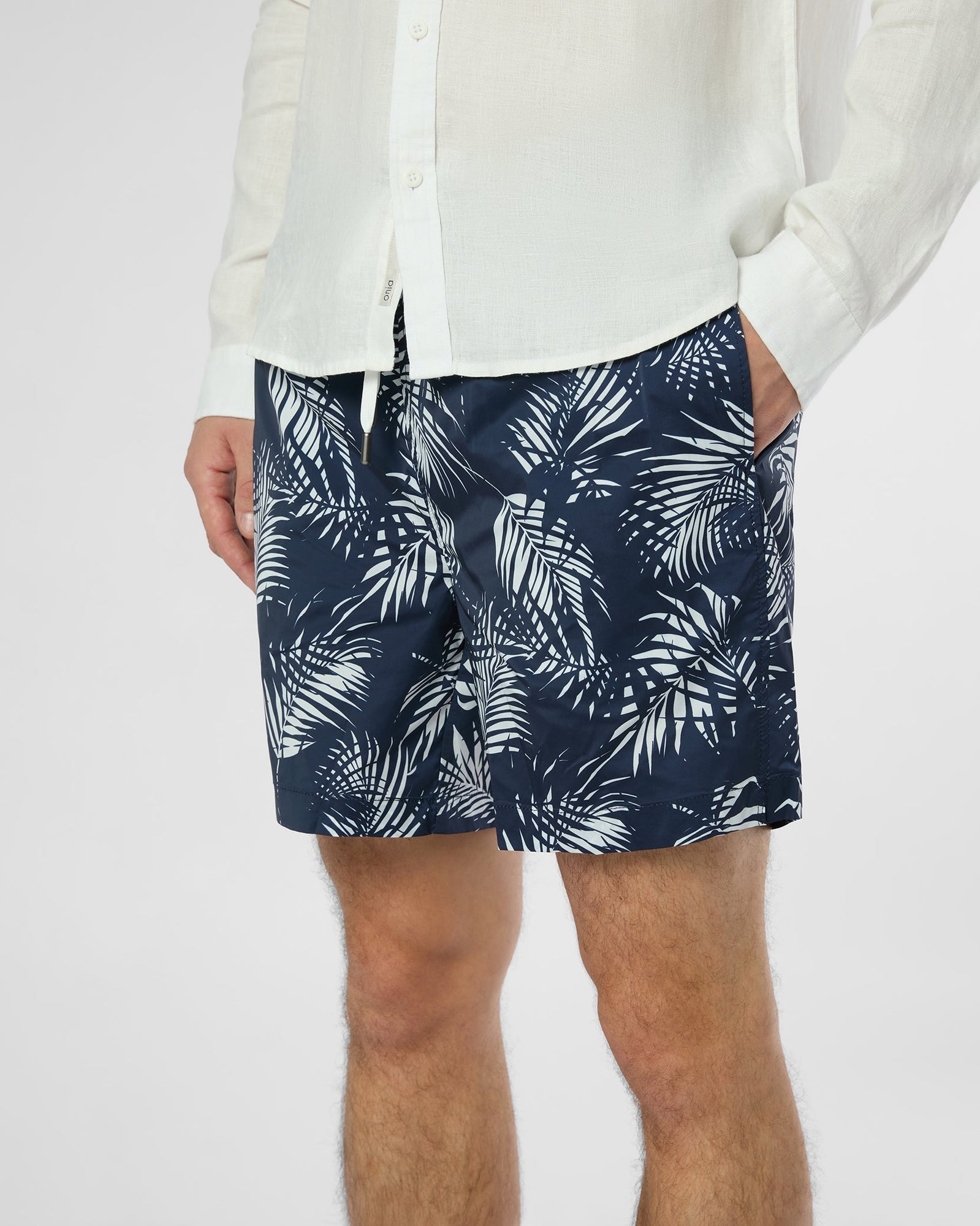 Mens | Charles 7" Swim Trunk | Deep Navy/White