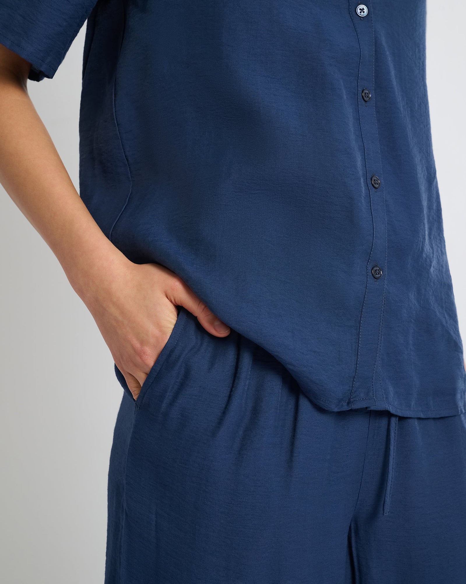 Womens | Crinkle Wide Leg Drawstring Pant | Deep Navy