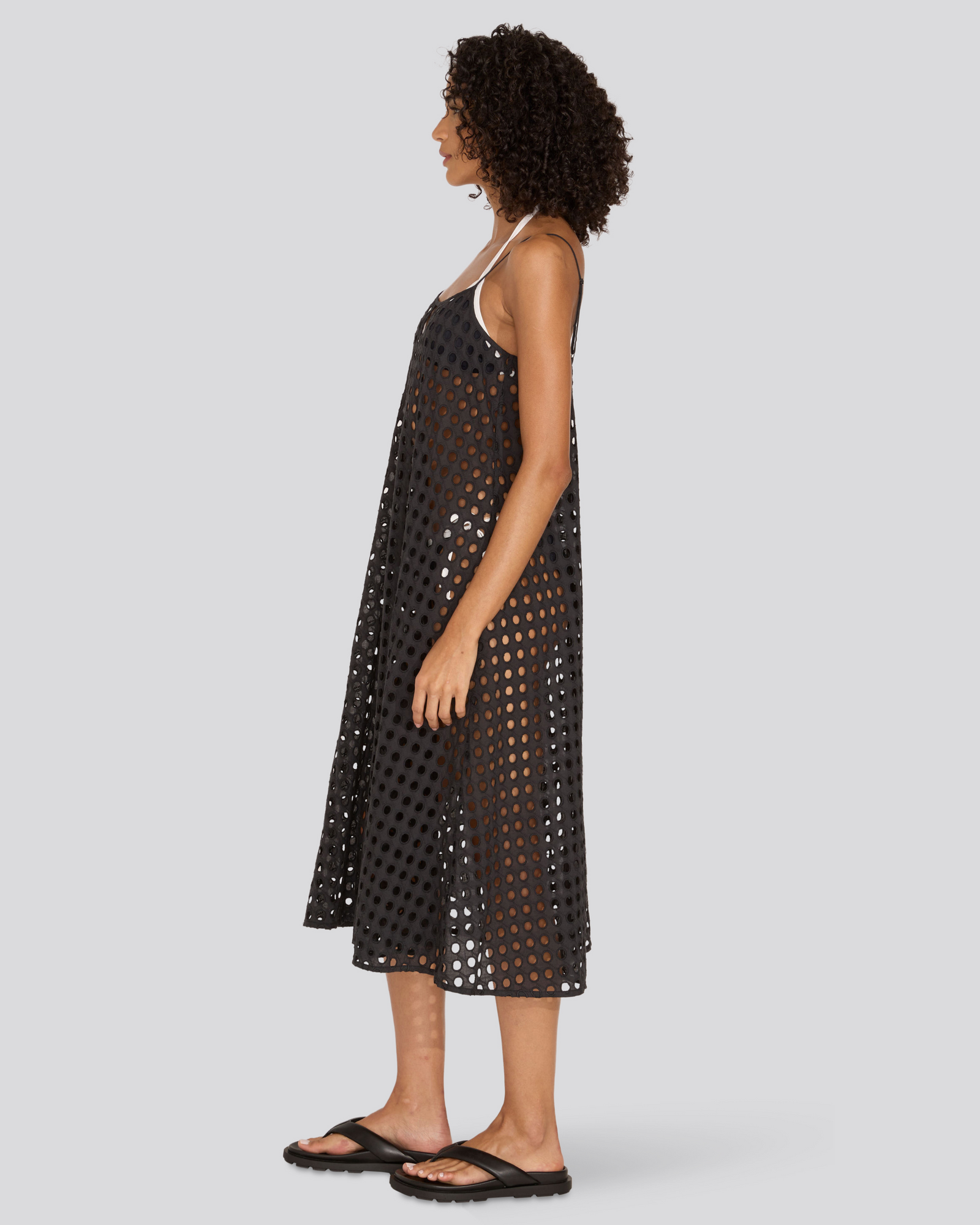 Women | Eyelet Annika Midi Dress | Noir