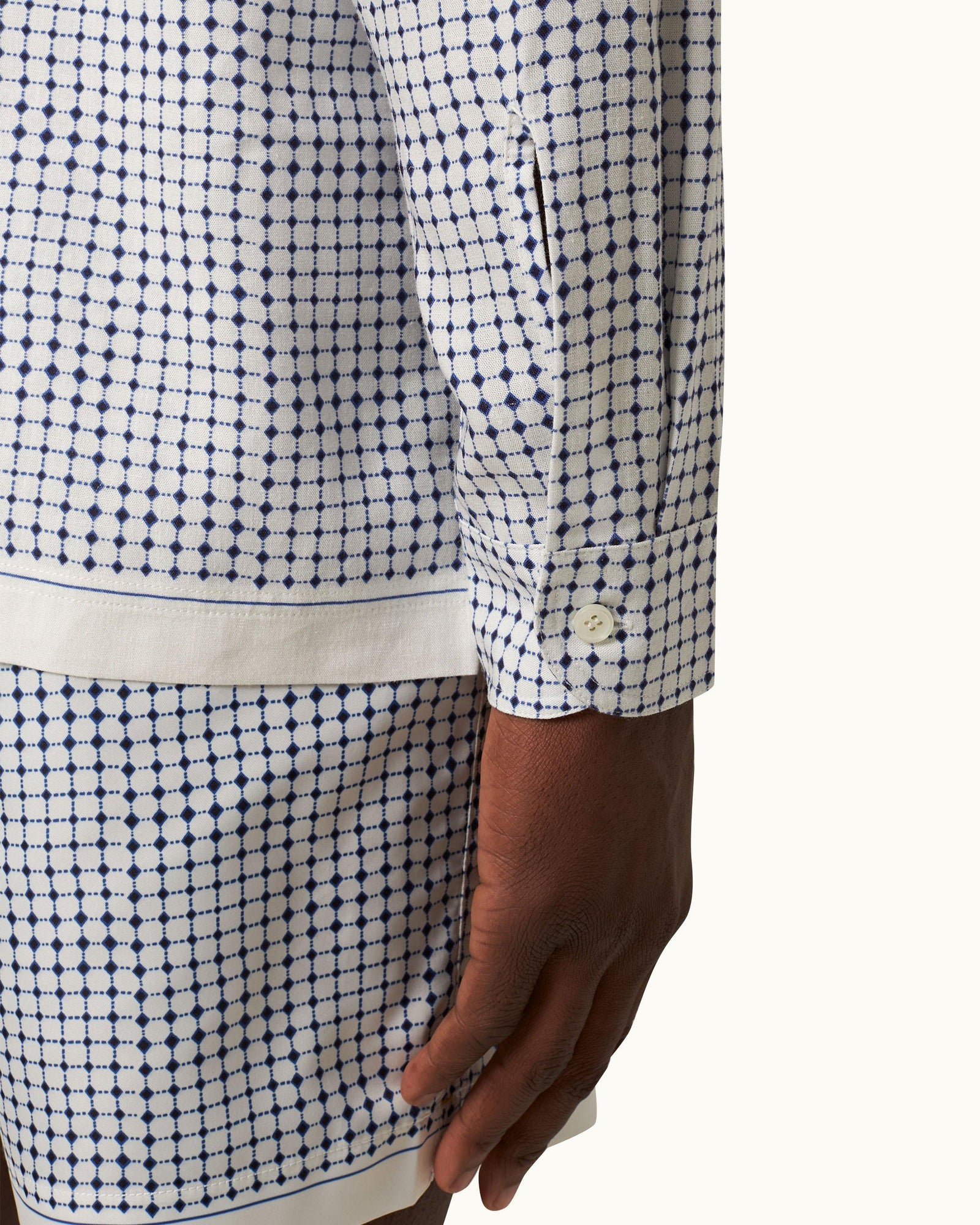 Ridley Linen White Sand/Azul Blue Tiescape Print Relaxed Fit Overhead Shirt | White Sand/Azul Blue