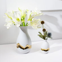 Talianna Oro Bud Vase | White | Ceramic with 24K Gold Details