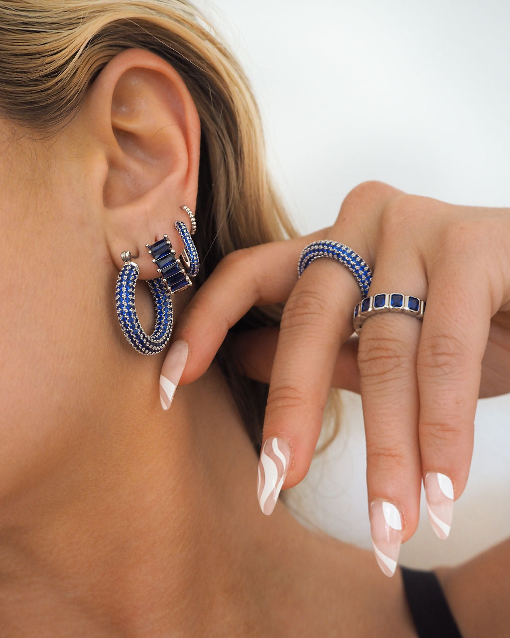 Pave Chain Link Huggies - Blue Sapphire - Silver | Plated Silver