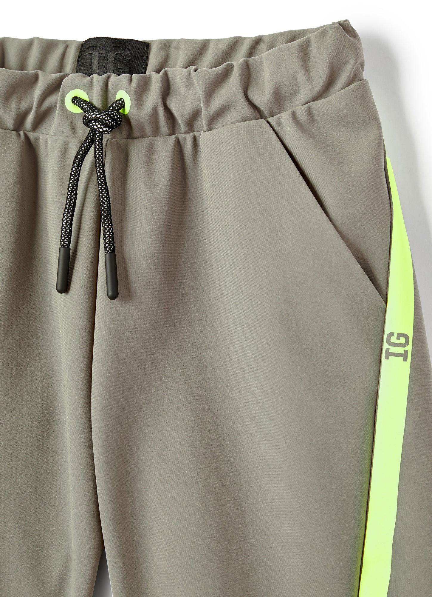 Sensitive Fabrics Bermuda Shorts | Verde Corteccia/Giallo Fluores