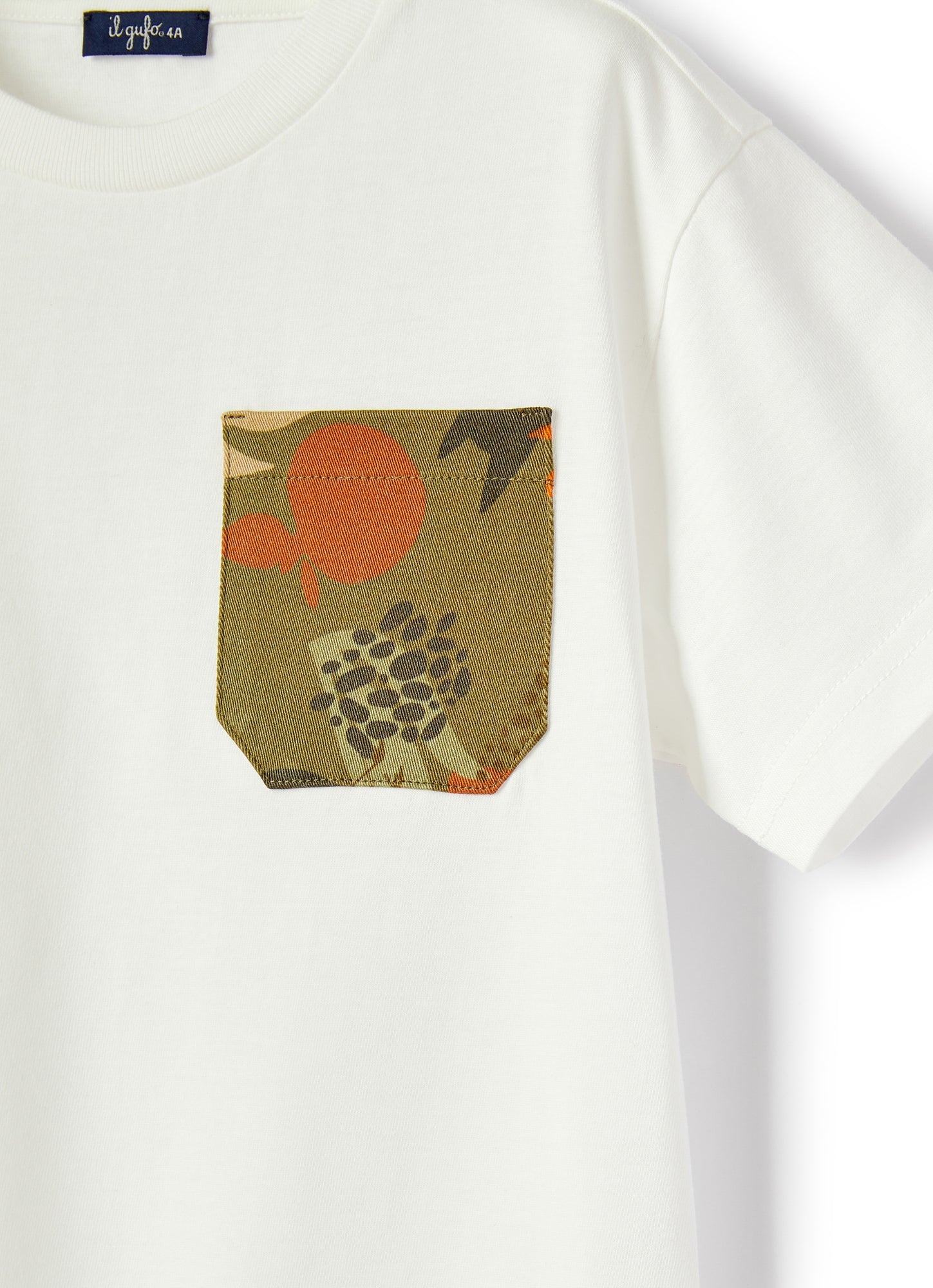 T-Shirt with Patterned Pocket | Latte/Cachi