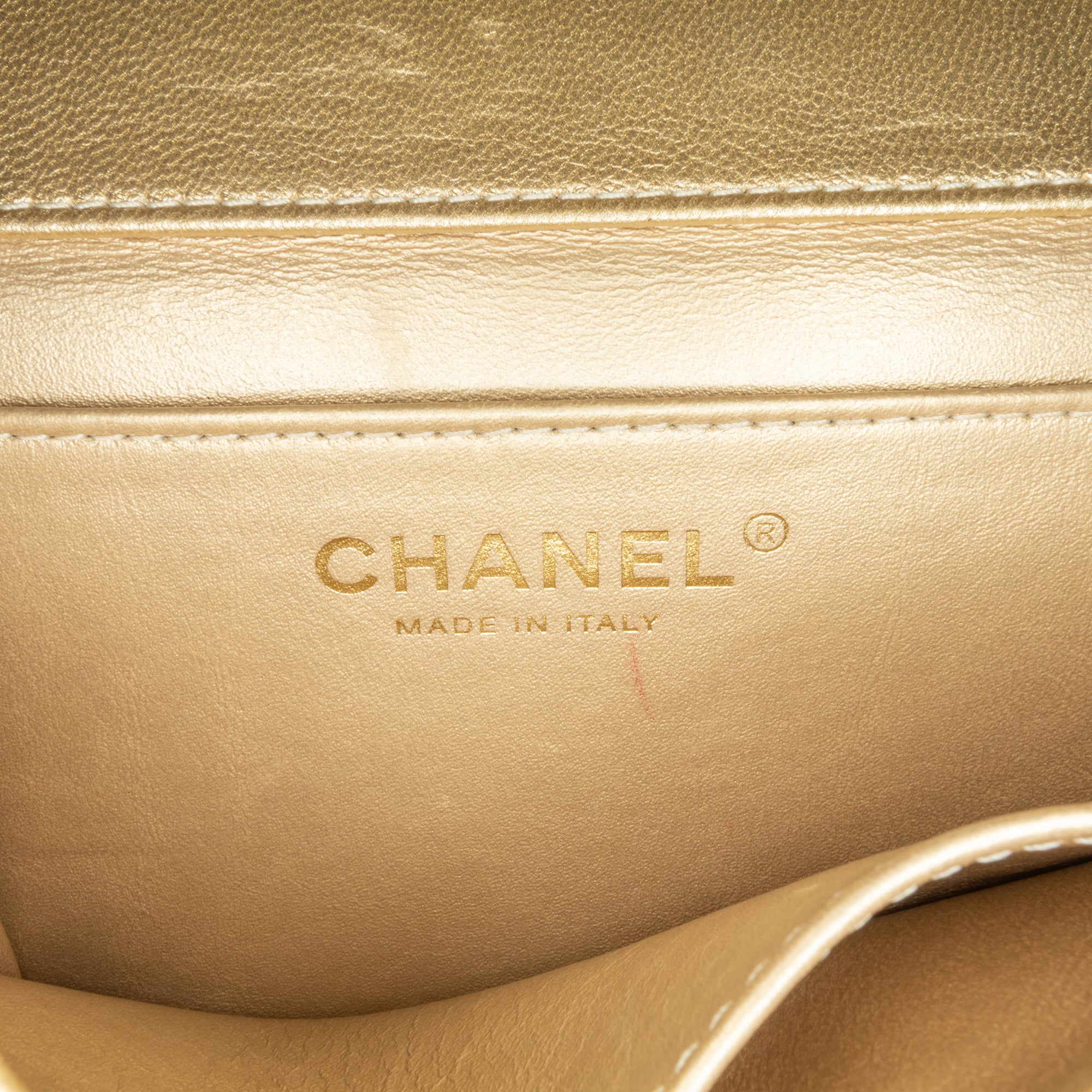 Chanel | Pre-Owned Small Lambskin Chic Pearls Flap | Gold