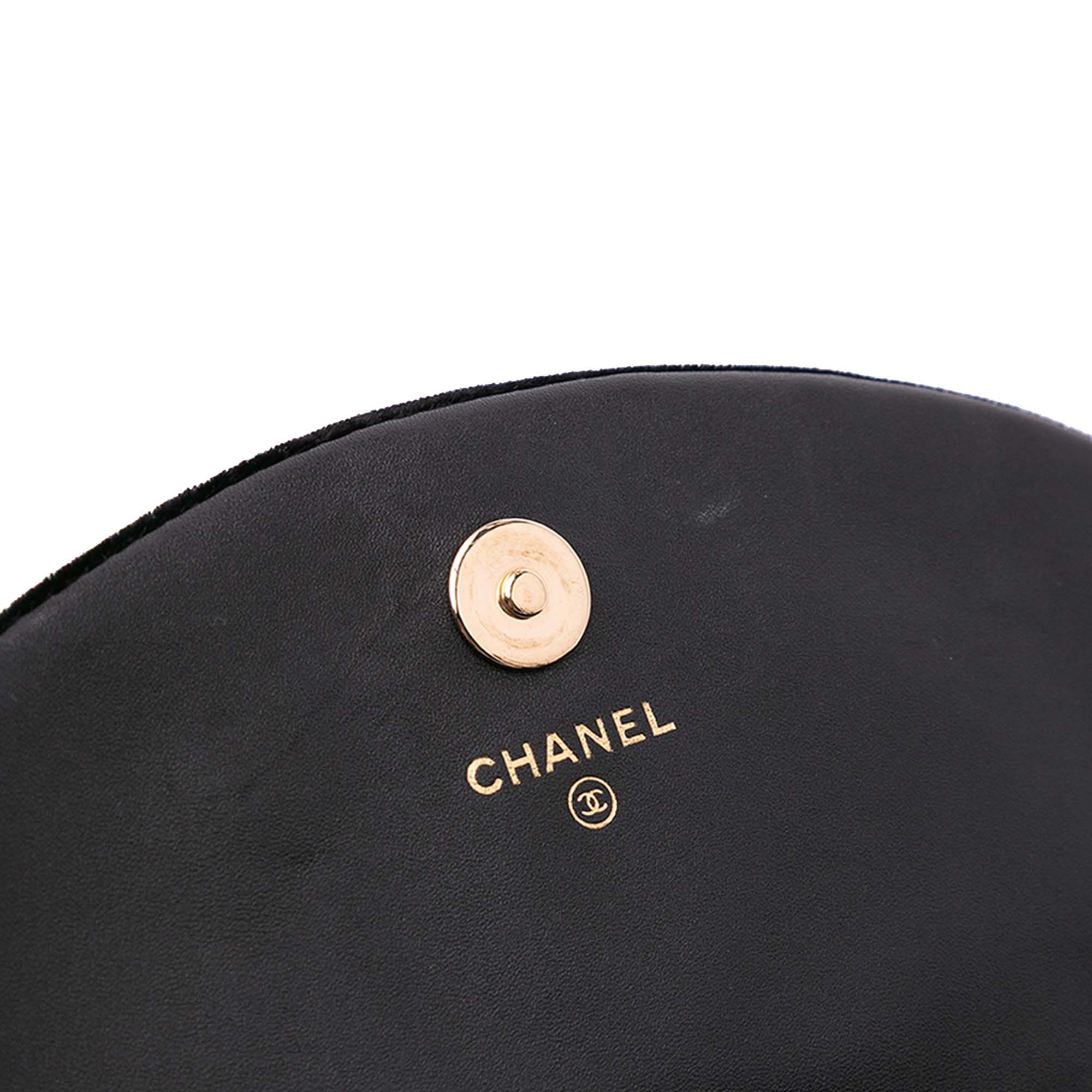 Chanel | Pre-Owned CC Velvet Half Moon Wallet on Chain | Black