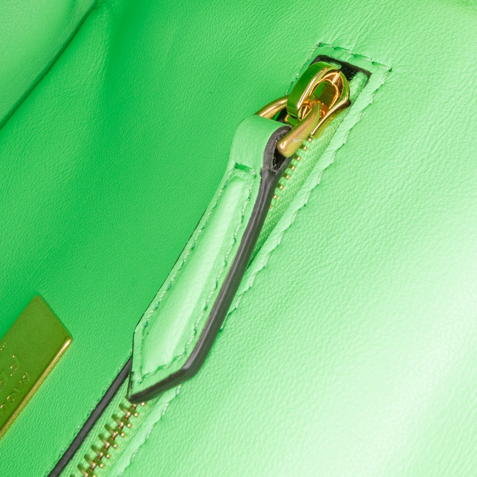 Fendi | Pre-Owned Zucca Embossed Leather Chain Midi Baguette - II | Green/Light Green