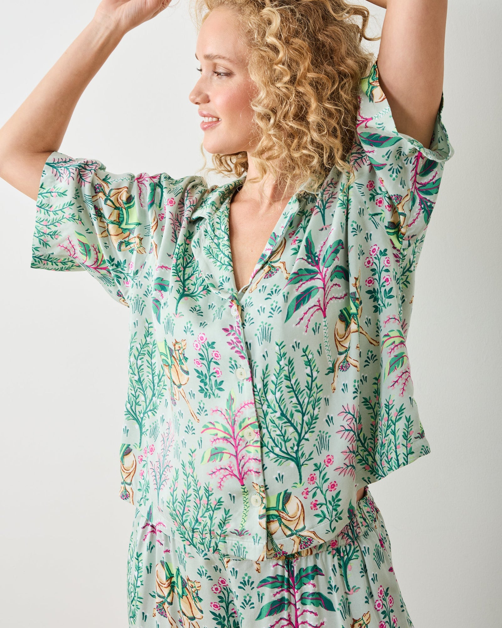 Camel's Courtyard - Eco Satin Wildest Dreams Set | Avocado