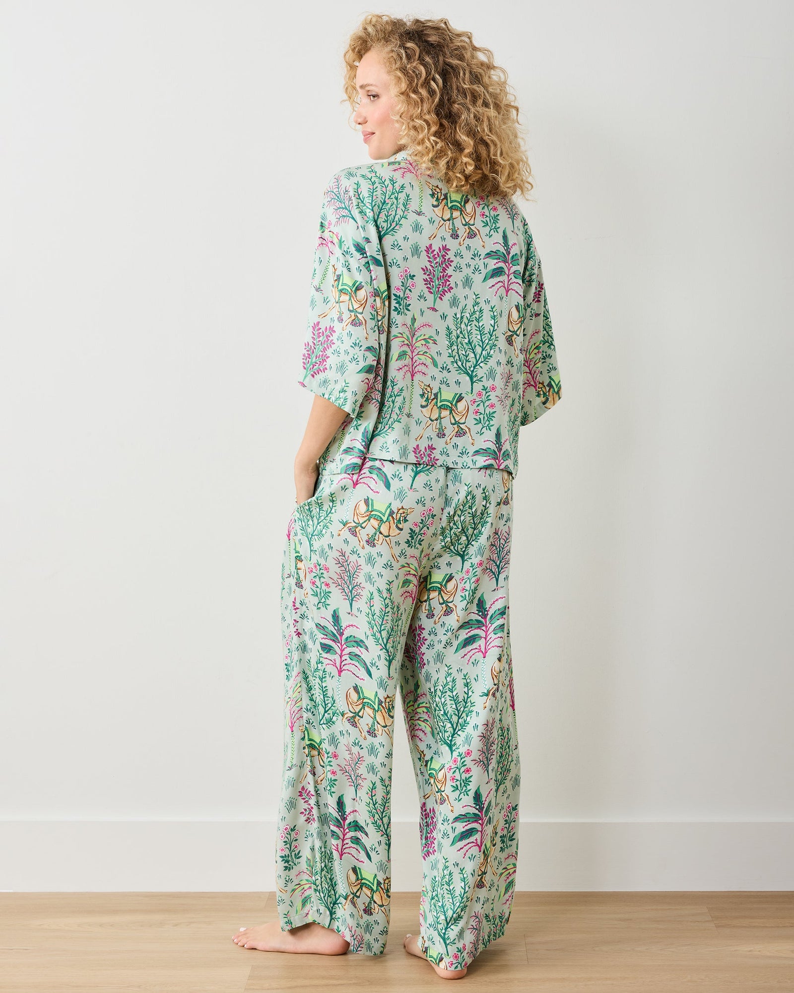 OLD FIT Camel's Courtyard - Eco Satin Wildest Dreams Set - Avocado - Printfresh
