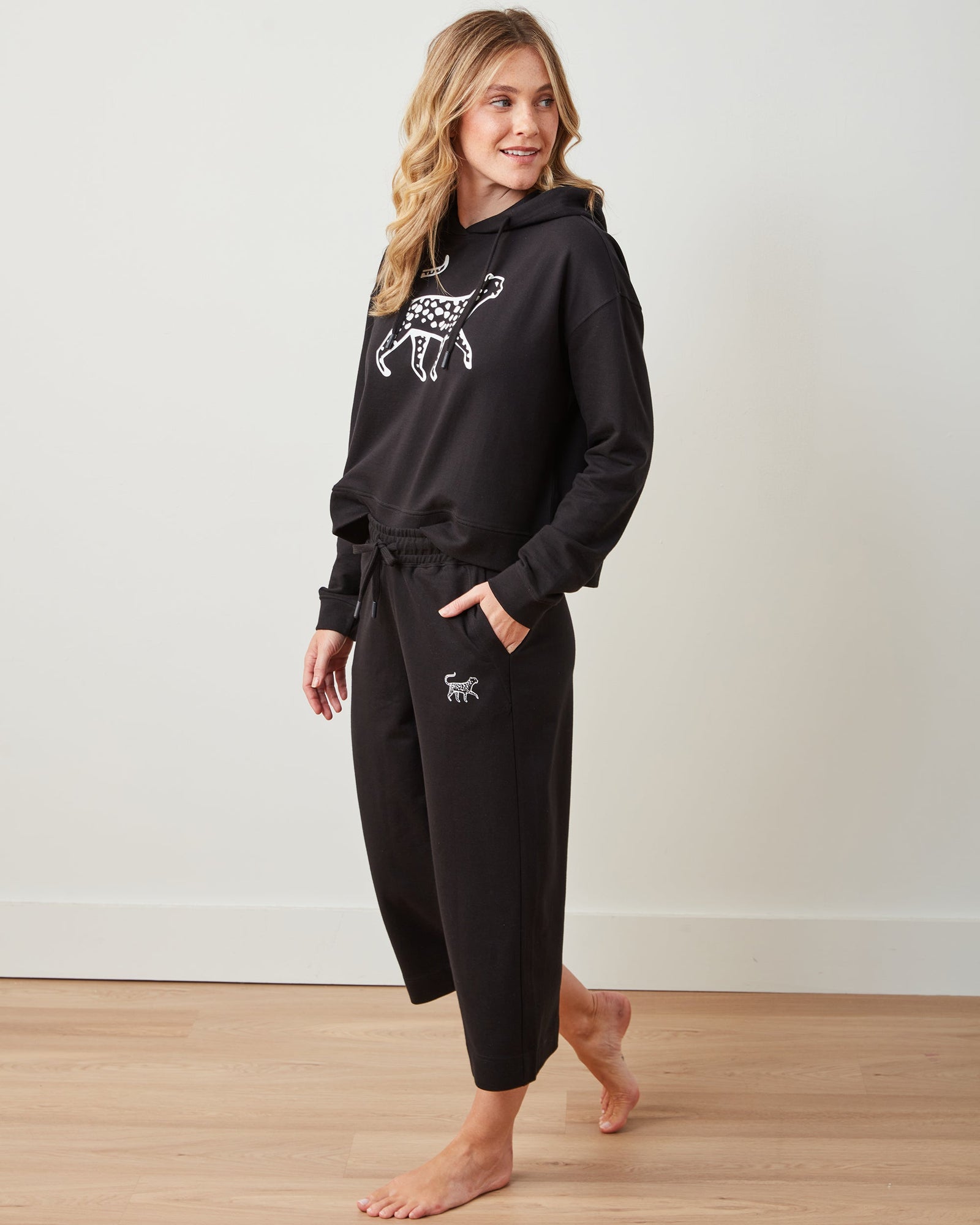 Down Time Cropped Sweatpants - Cropped Sweatpants | Black