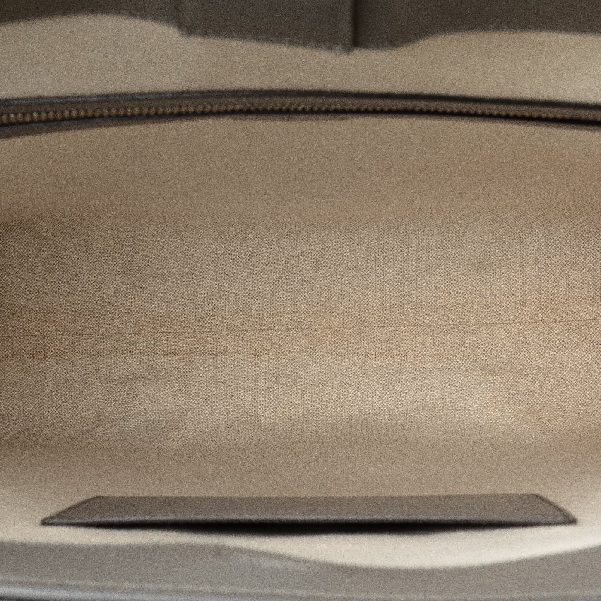 Gucci | Pre-Owned GG Embossed Leather Vertical Tote | Gray