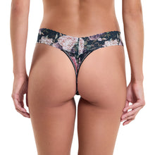 Signature Lace Low Rise Thong | Romantique (Black)