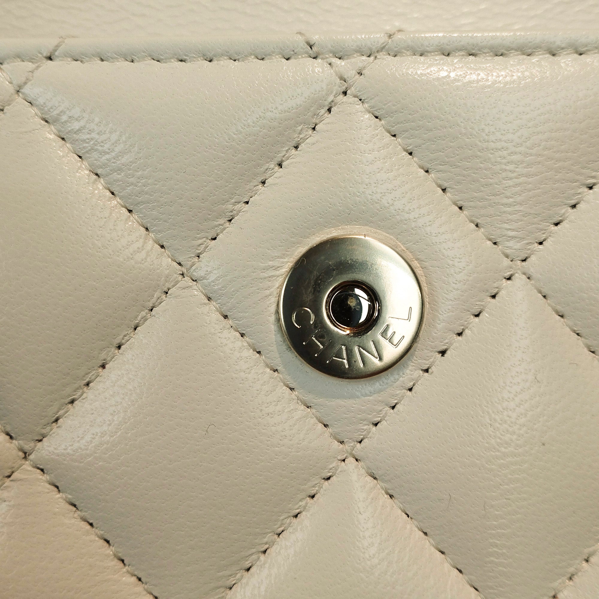 Chanel | Pre-Owned Punk Chain Leather Belt Bag | White