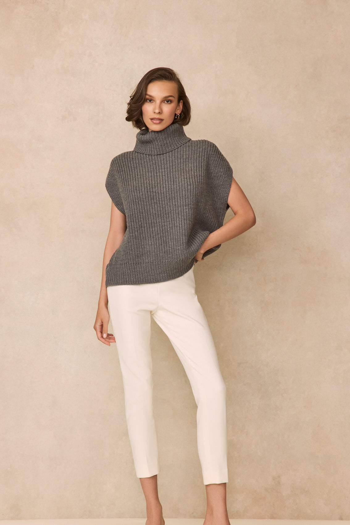 Sleeveless Turtleneck Sweater | Grey