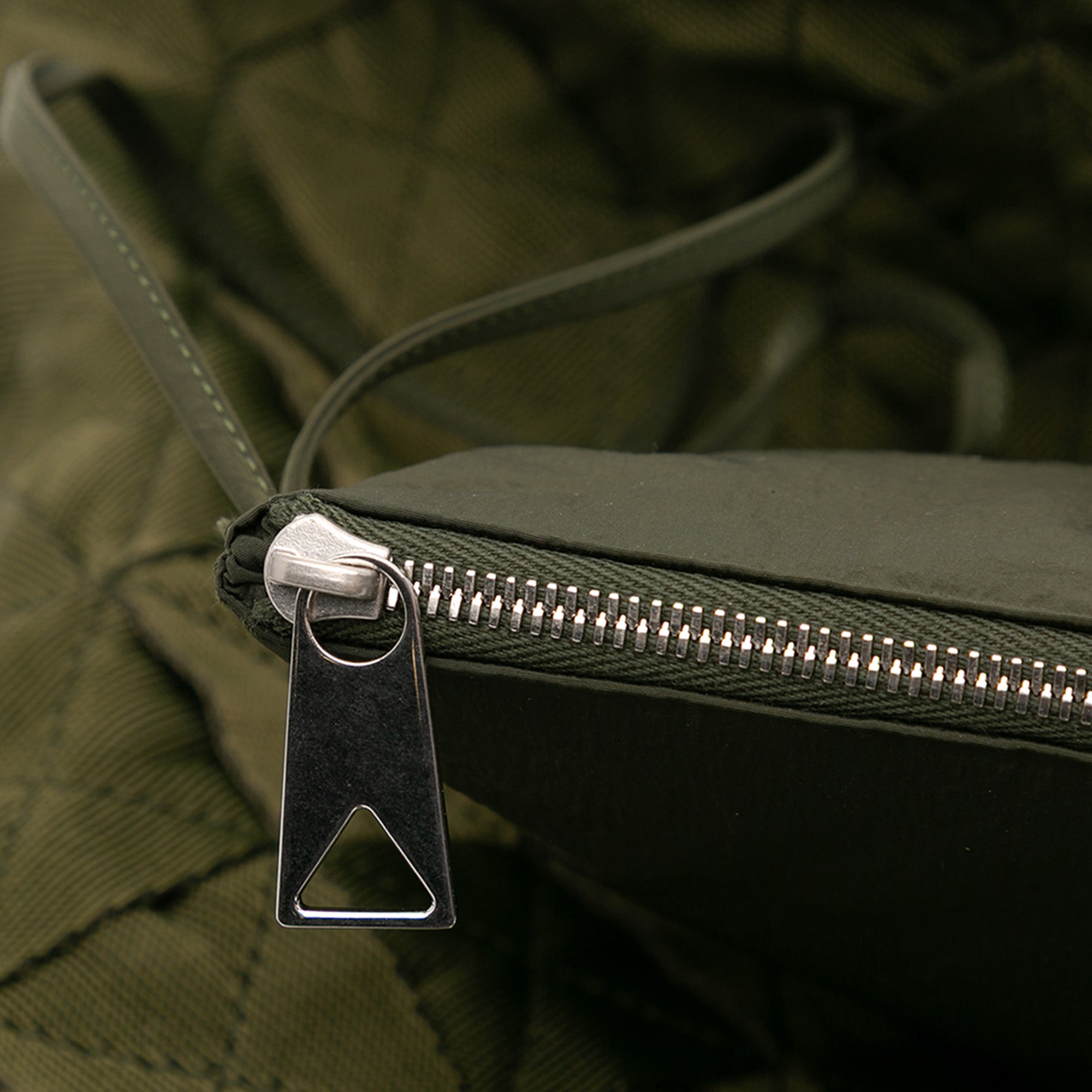 Bottega Veneta | Pre-Owned Canvas Intrecciato Tote | Green/Olive Green