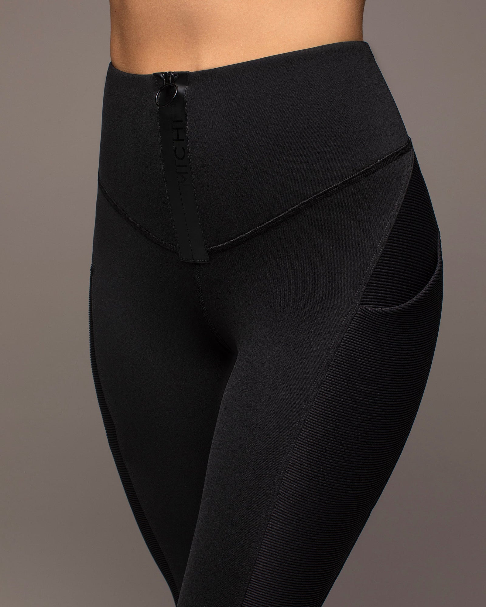 Pulse Pocket Legging | Black