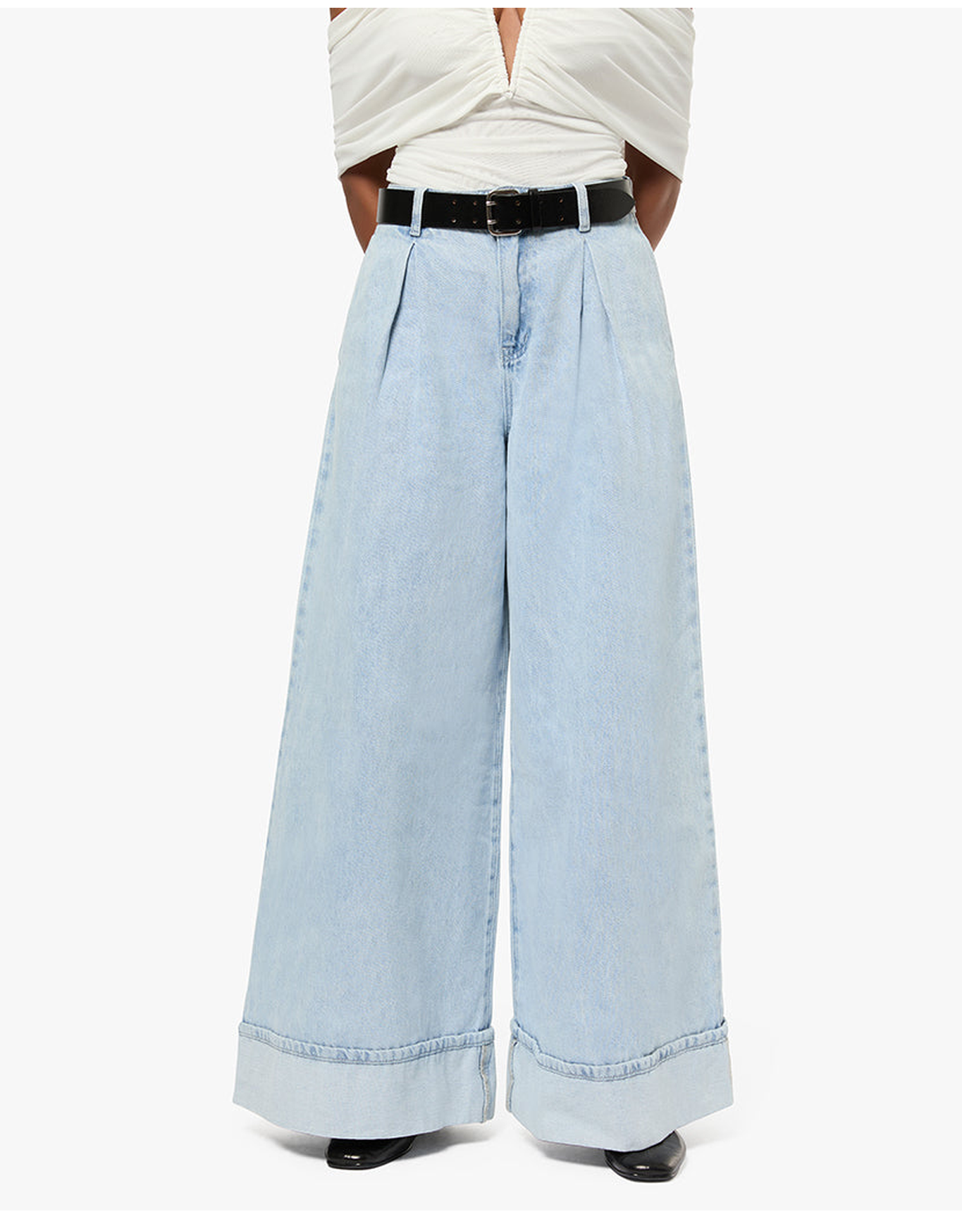 Pleated Wide Leg Jean | Super Light