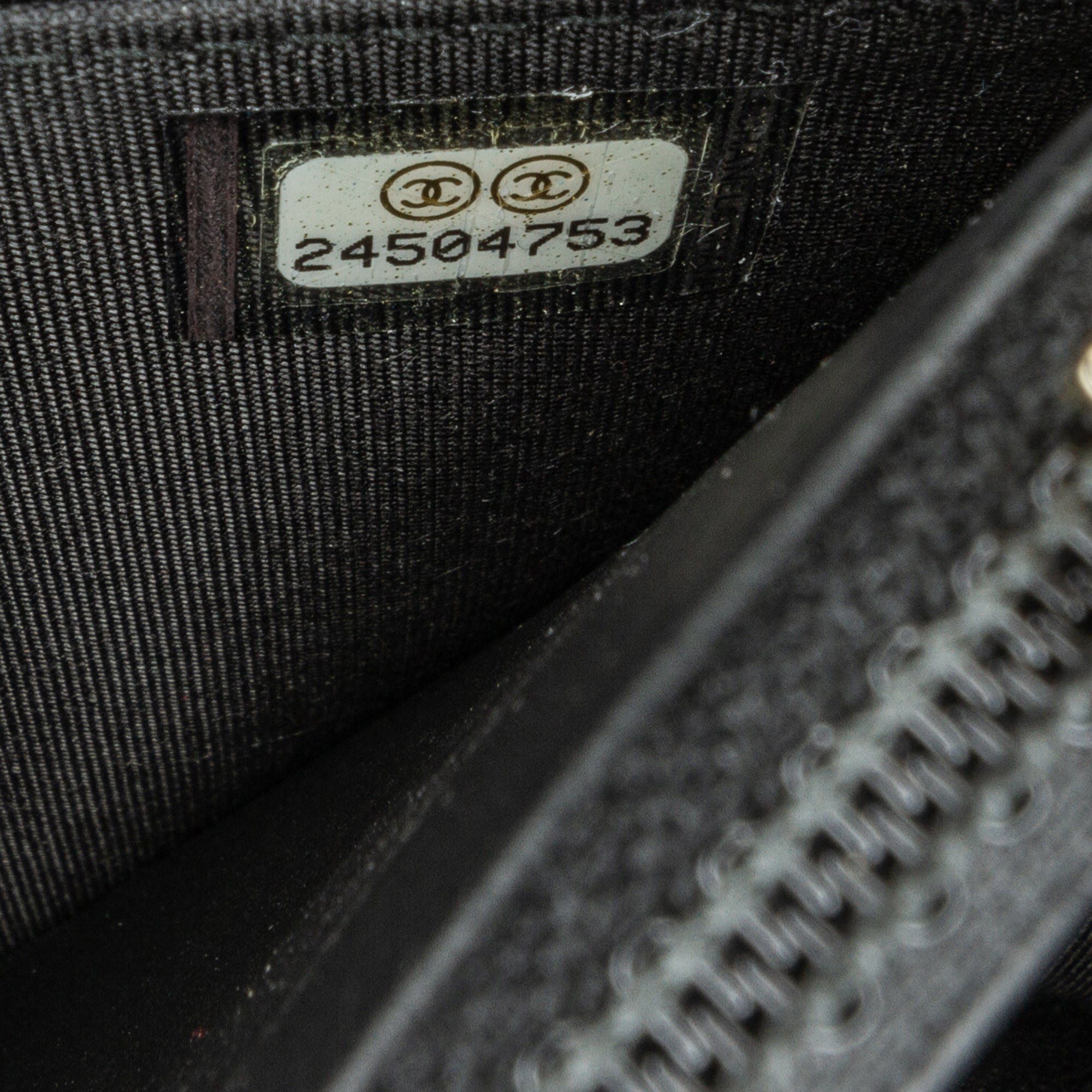 Chanel | Pre-Owned Quilted Crackled Patent Pearl Strap Wallet On Chain | Black