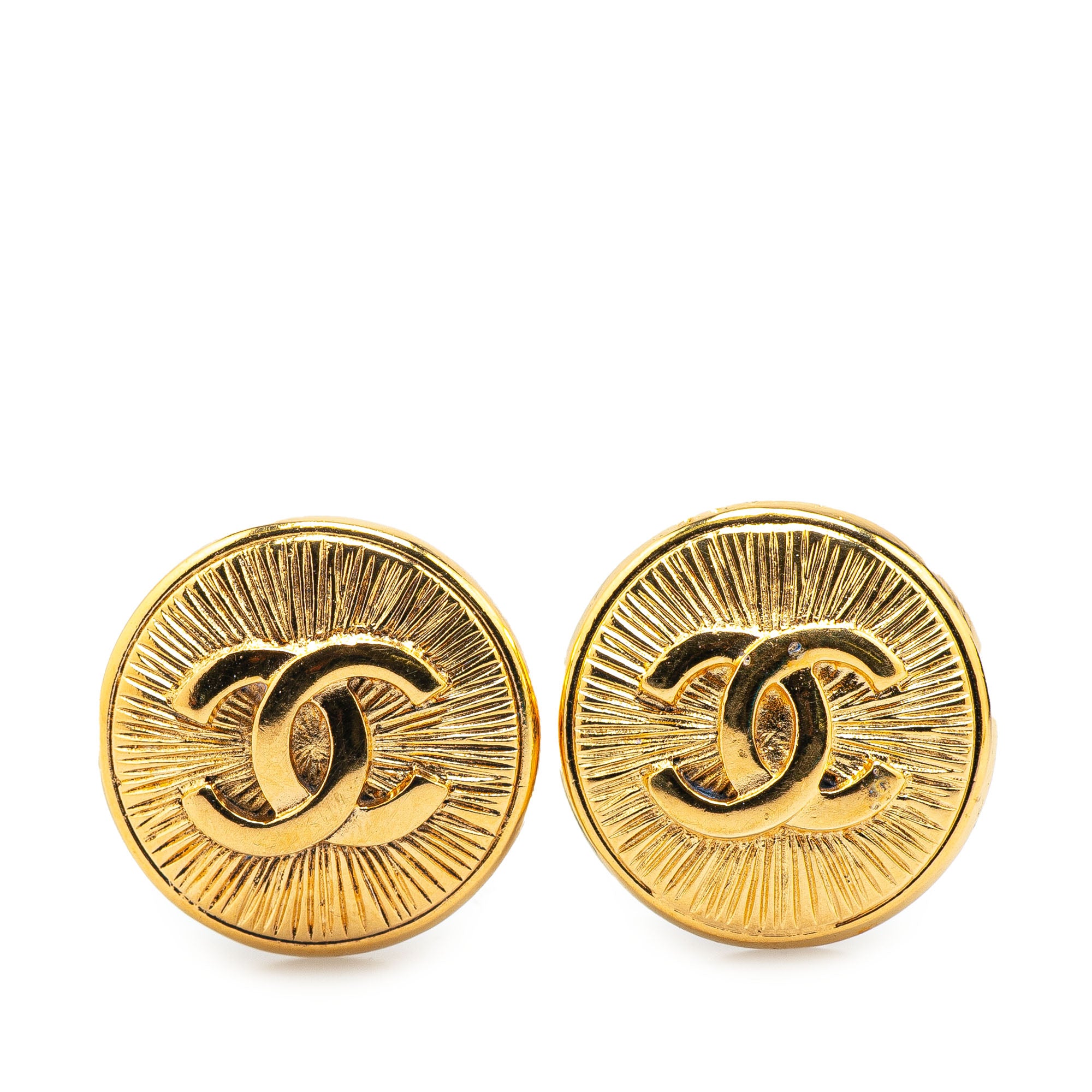 Chanel | Pre-Owned Gold Plated CC Round Clip on Earrings - II | Gold