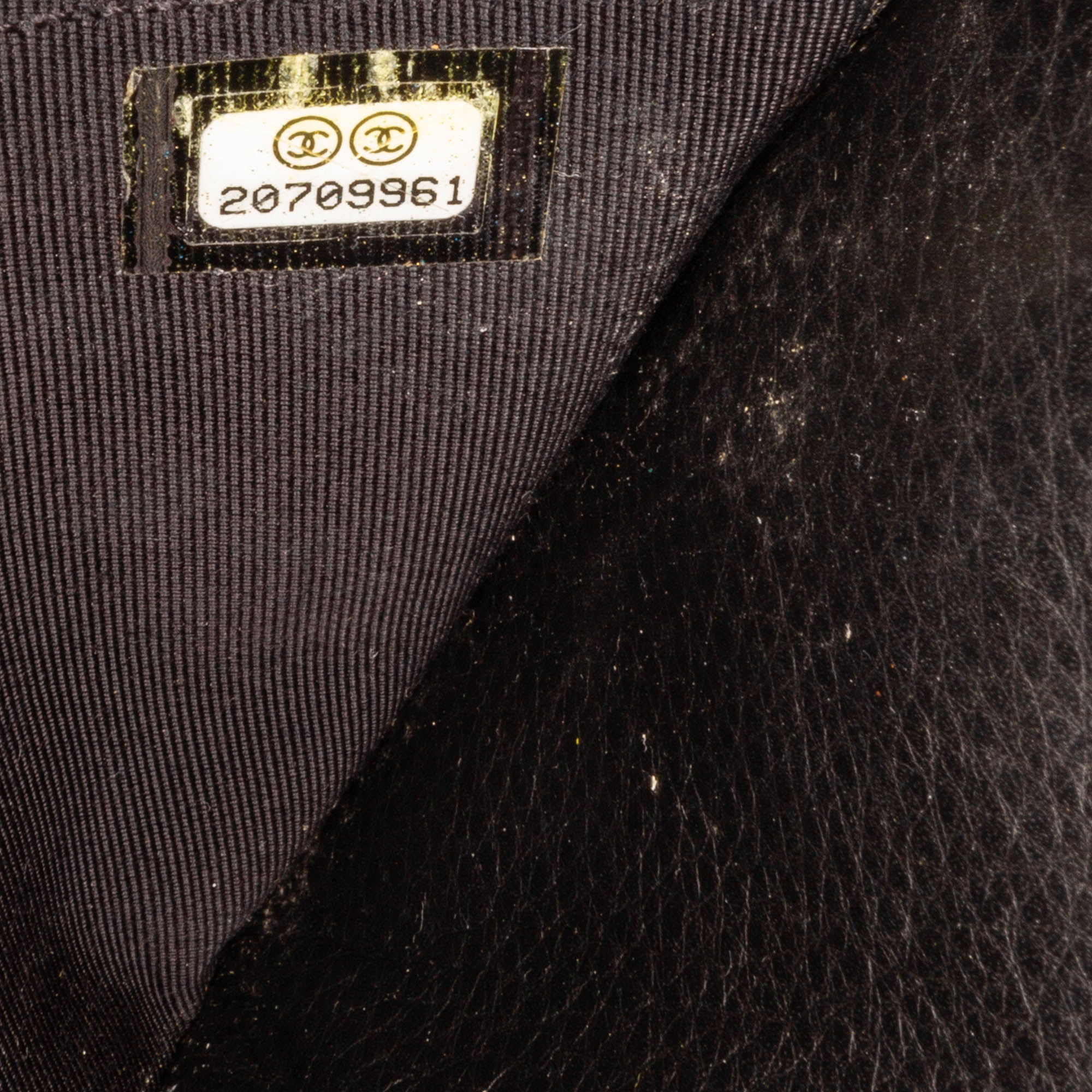 Chanel | Pre-Owned Studded Leather Wallet on Chain | Black