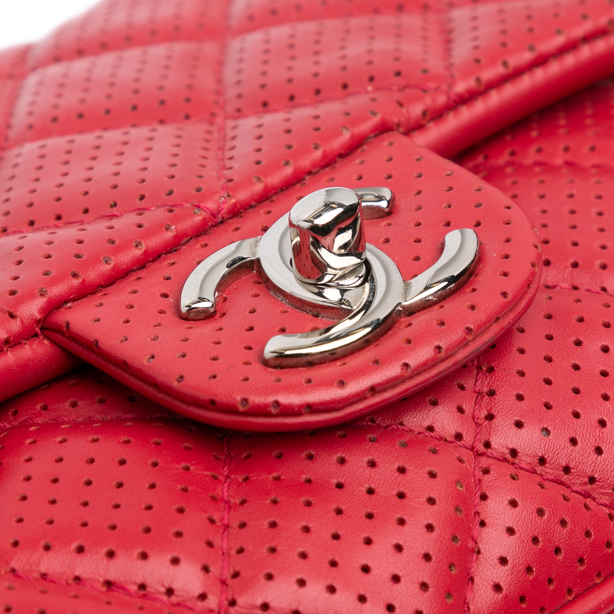 Chanel | Pre-Owned Medium Perforated Lambskin Punch Flap | Red