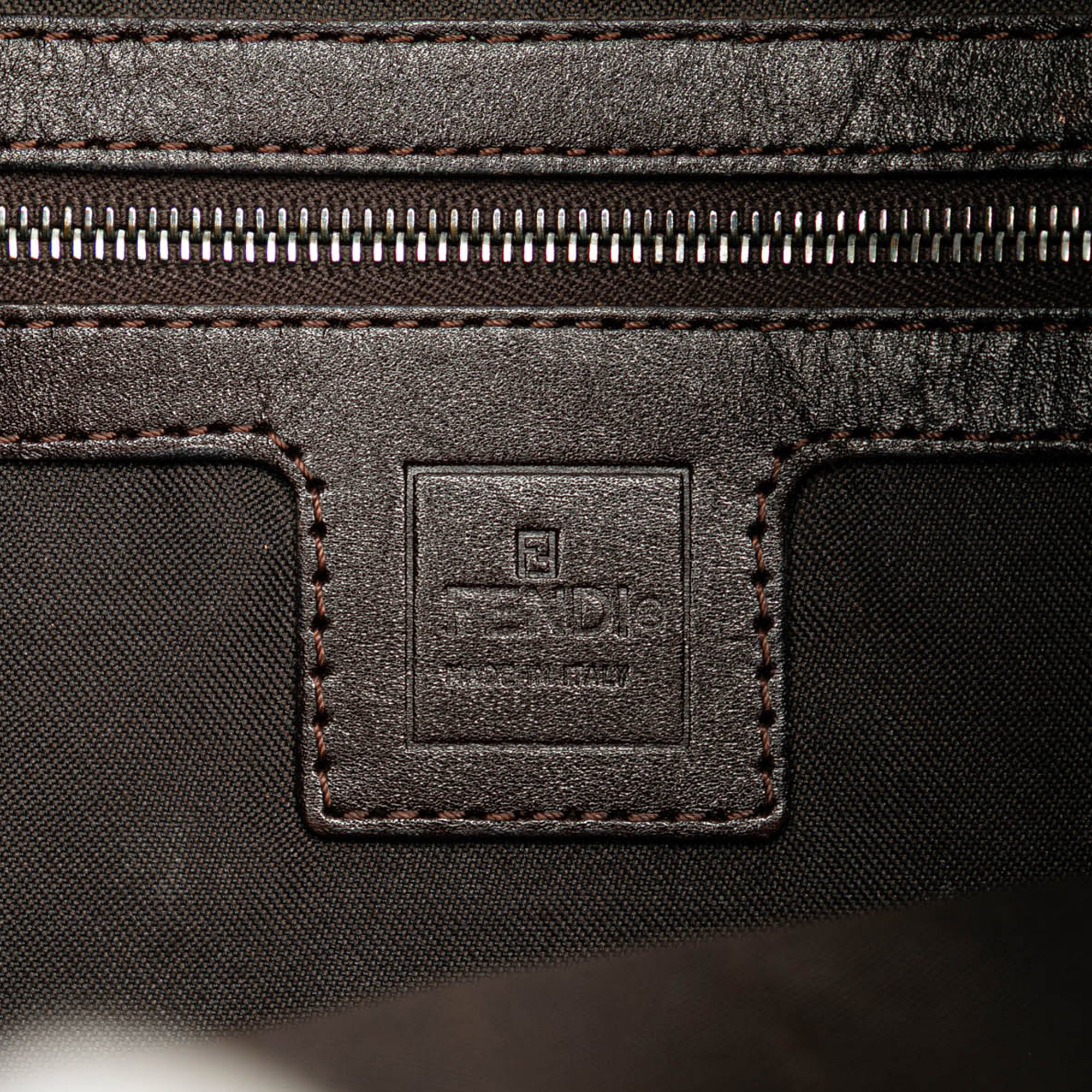 Fendi | Pre-Owned Zucca Canvas Shoulder Bag - IV | Brown