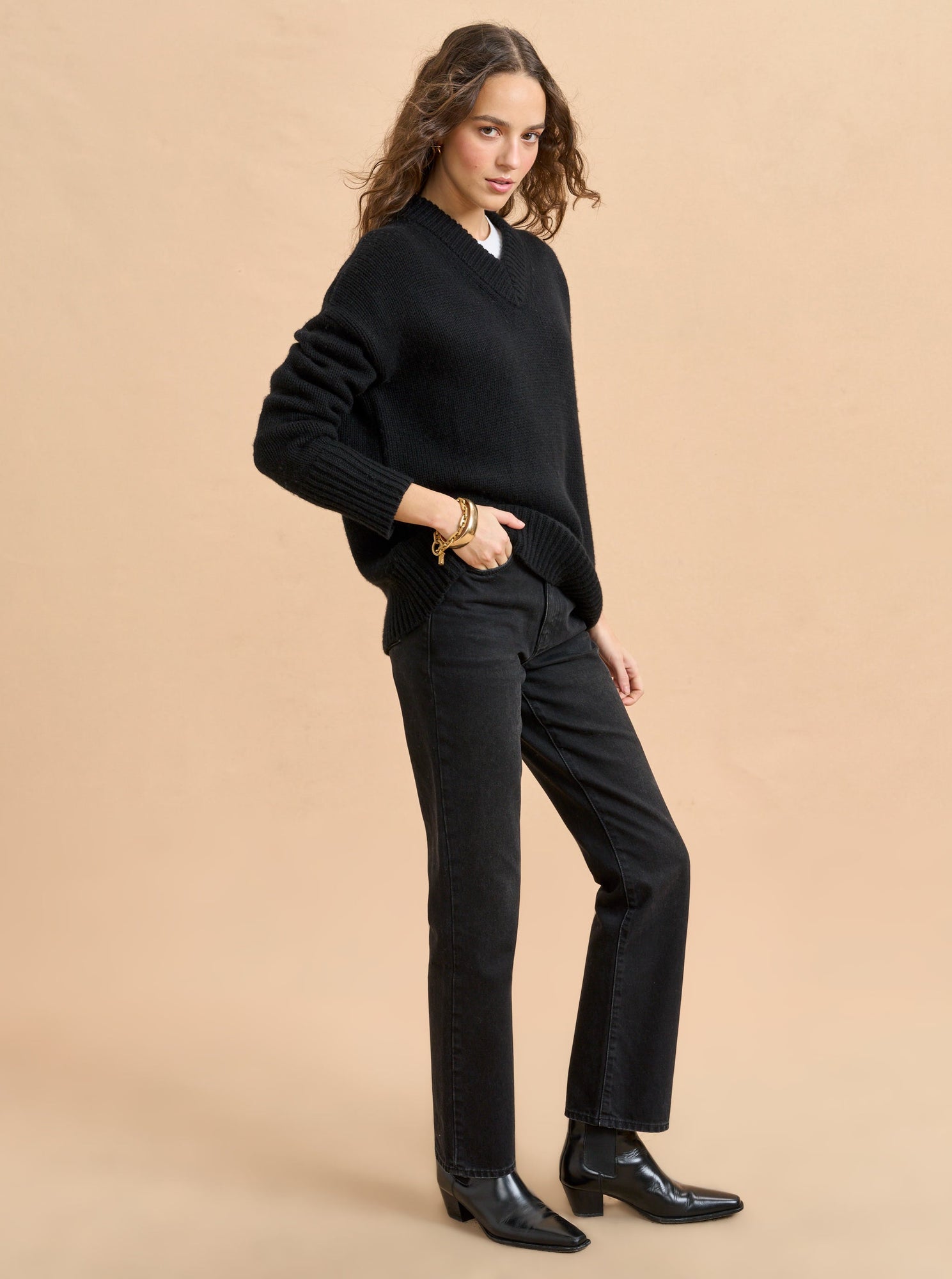 Solid Marin V Neck Sweater | Black
