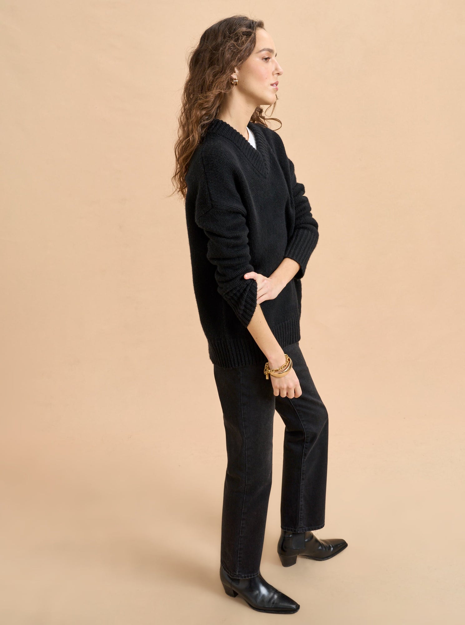Solid Marin V Neck Sweater | Black