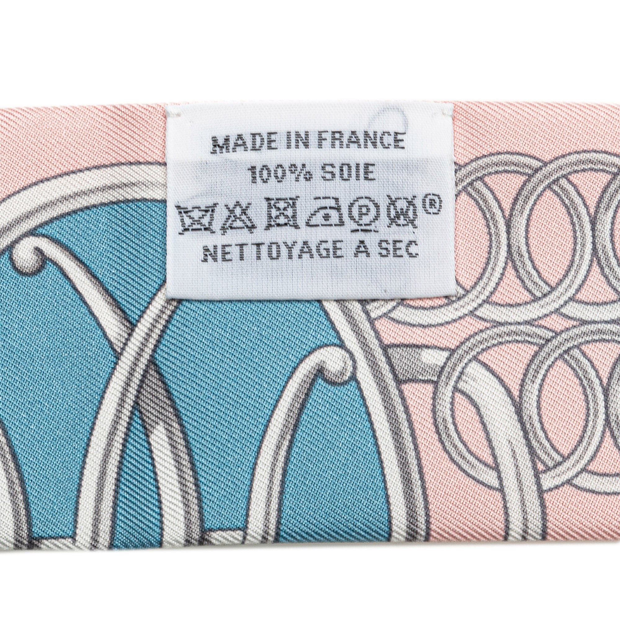 Hermès | Pre-Owned Lift Profile Silk Twilly Scarf | Pink