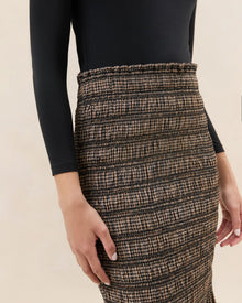 Color: Brown/Black Check