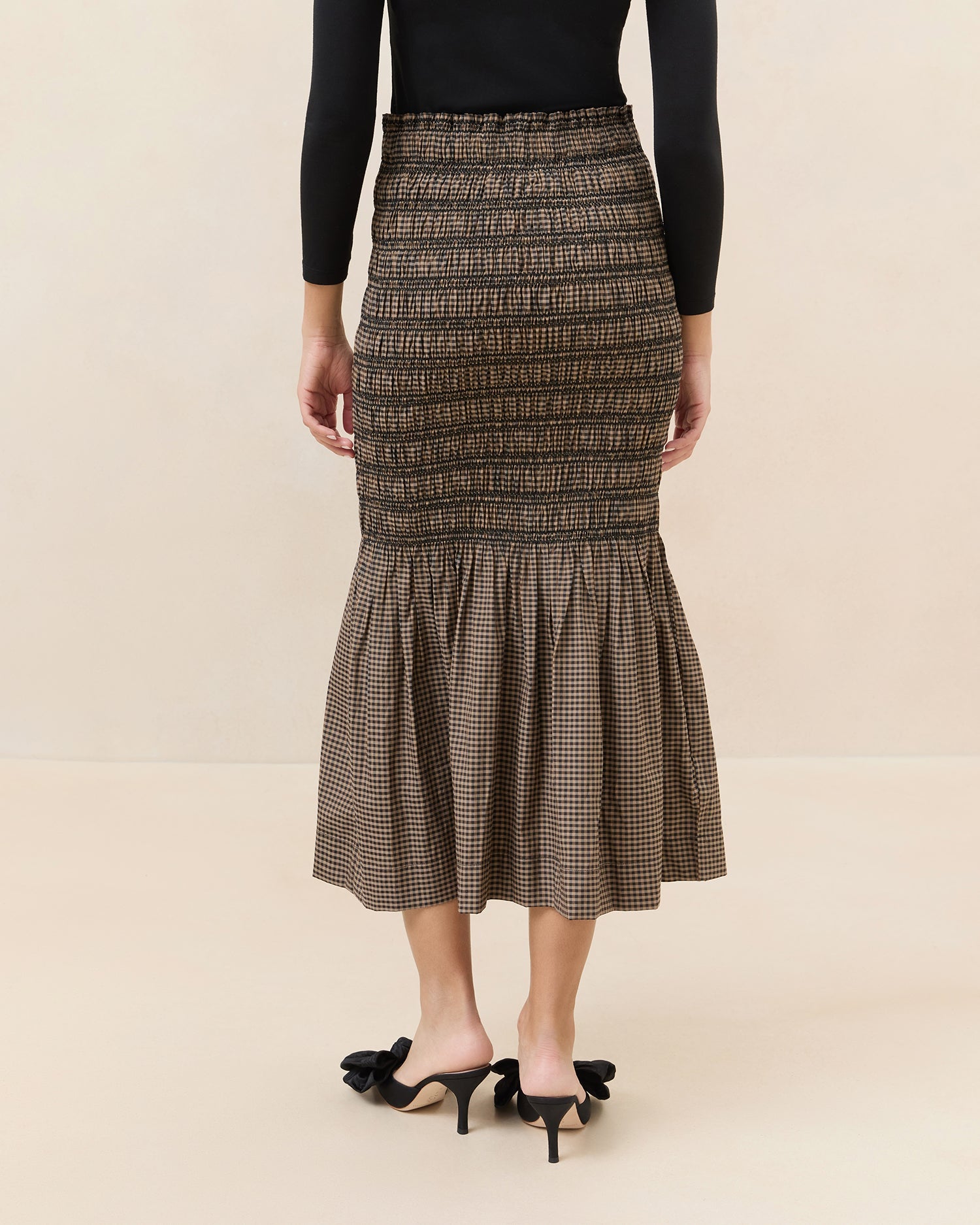 Color: Brown/Black Check